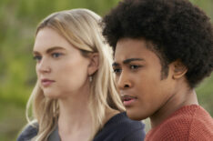 Jenny Boyd as Lizzie Saltzman and Quincy Fouse as Milton MG Greasley in Legacies