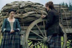 Outlander - Season 2 - Caitriona Balfe and Sam Heughan