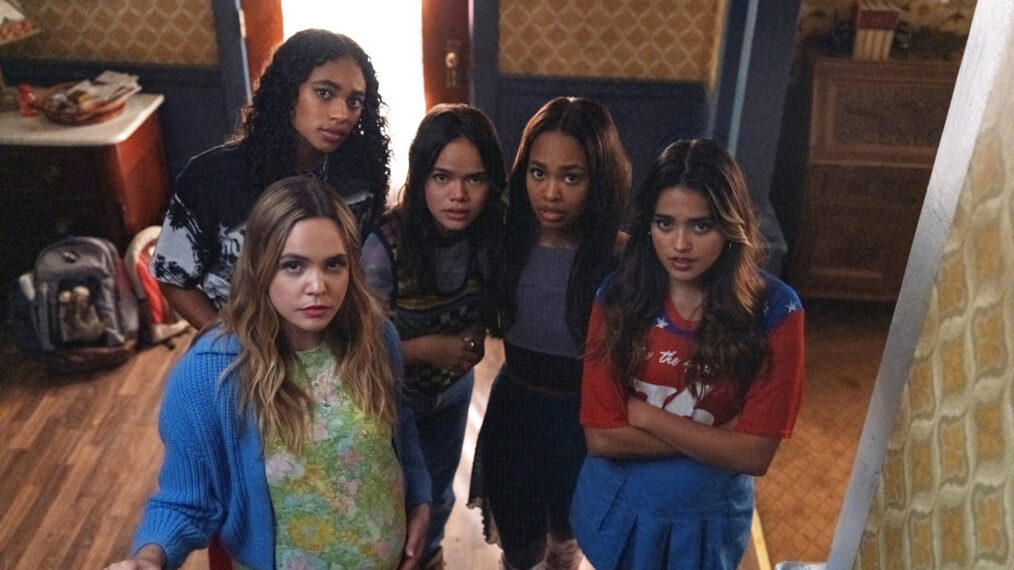 Bailee Madison, Chandler Kinney, Malia Pyles, Zaria, Maia Reficco in Pretty Little Liars Original Sin