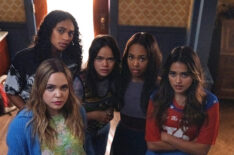 Bailee Madison, Chandler Kinney, Malia Pyles, Zaria, Maia Reficco in Pretty Little Liars Original Sin