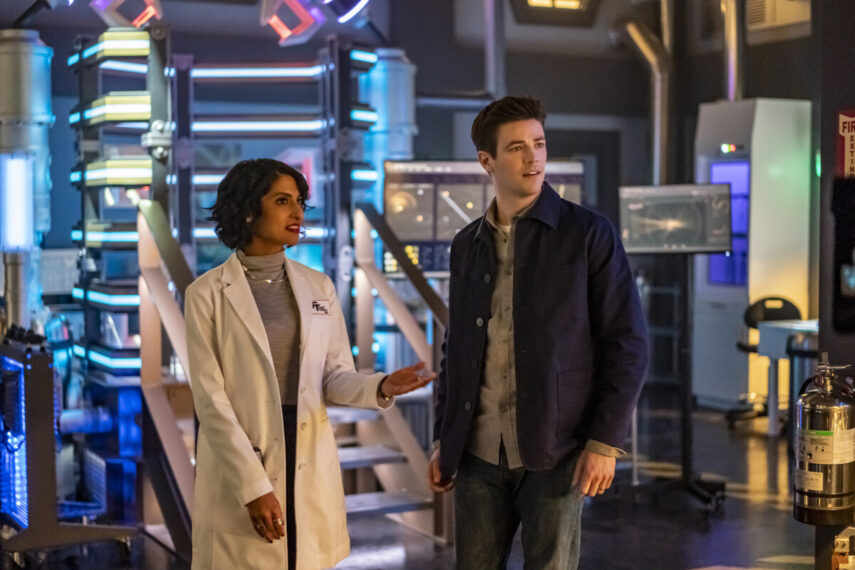 Kausar Mohammed as Dr. Meena Dhawan and Grant Gustin as Barry Allen in The Flash