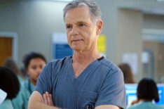 Bruce Greenwood as Bell in The Resident