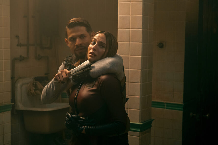 David Castañeda as Diego Hargreeves, Genesis Rodriguez as Sloane in The Umbrella Academy