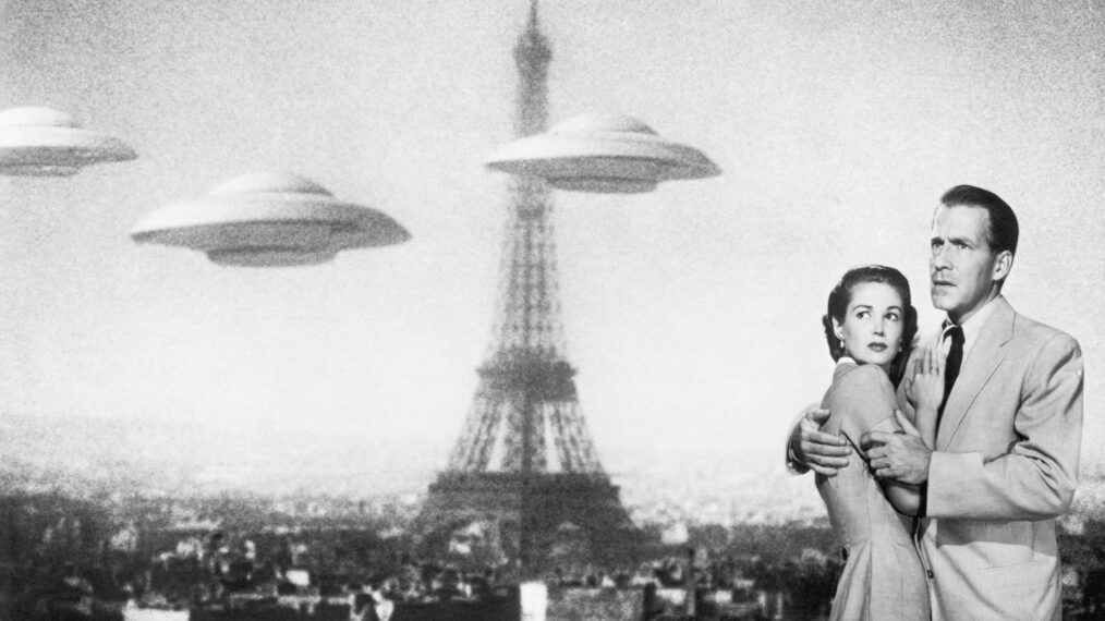 Earth Versus the Flying Saucers - Hugh Marlowe and Joan Taylor