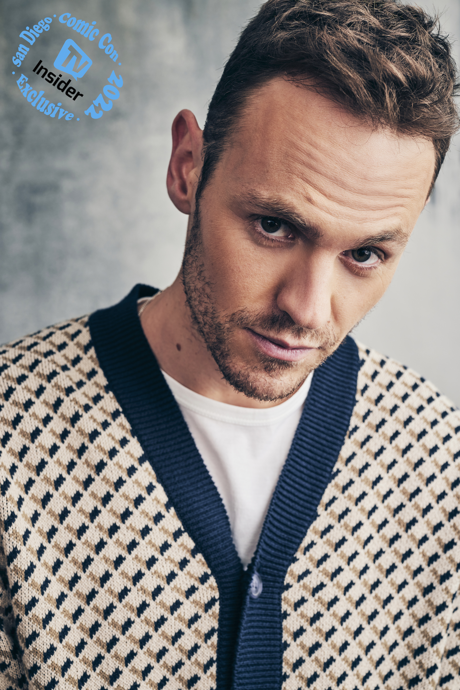 'LOTR's Charlie Vickers at TV Insider's SDCC 2022 portrait studio