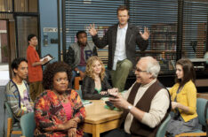 The Cast of Community - Season 1 - Ken Jeong, Donald Glover, Joel McHale, Danny Pudi, Gillian Jacobs, Alison Brie, Yvette Nicole Brown, Chevy Chase