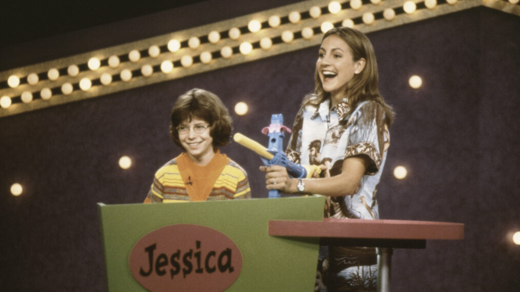 Summer Sanders hosting Figure It Out on Nickelodeon