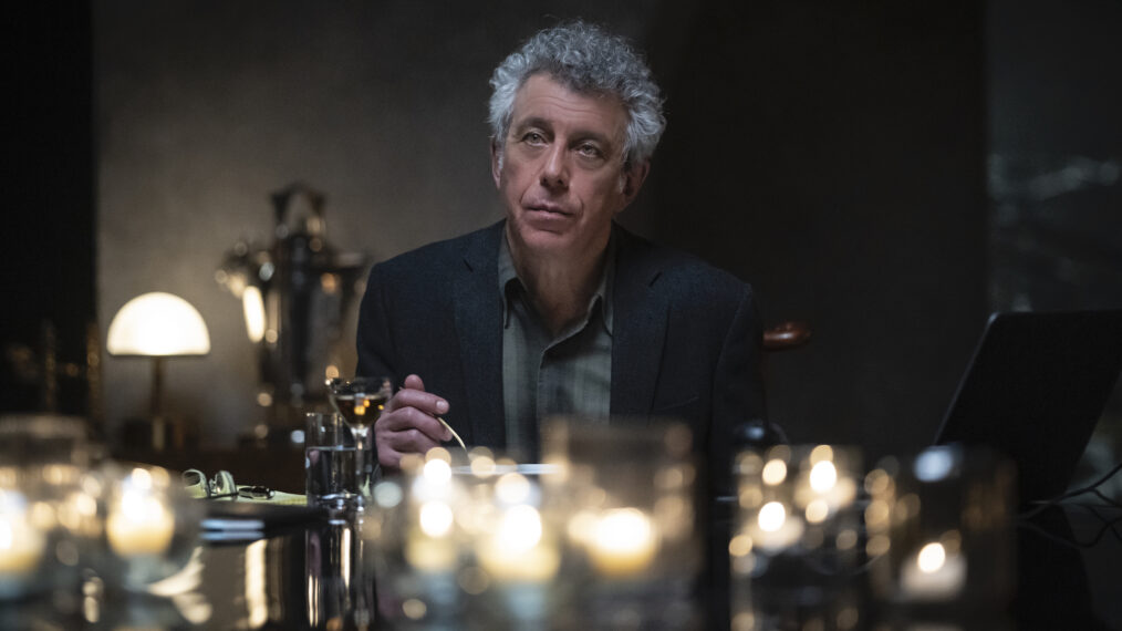 Eric Bogosian as Daniel Molloy - Interview with the Vampire _ Season 1, Episode 2