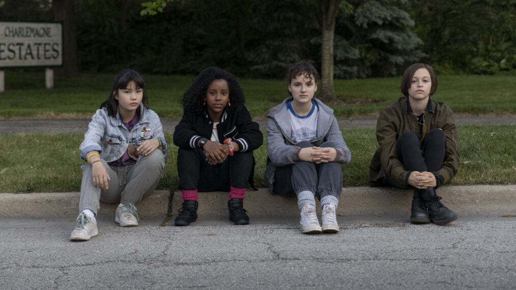 Riley Lai Nelet, Camryn Jones, Fina Strazza, Sofia Rosinsky in Paper Girls