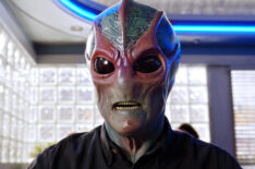 Alan Tudyk as Alien Harry in Resident Alien