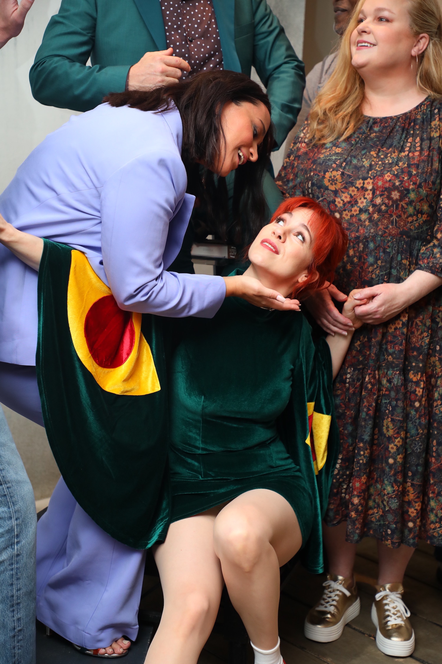 Resident Alien’s Sara Tomko, Alan Tudyk, Alice Wetterlund, and Elizabeth Bowen