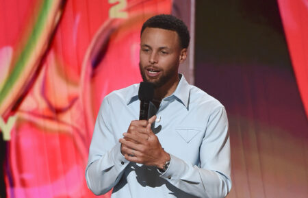 Steph Curry presents the ESPYS 2022