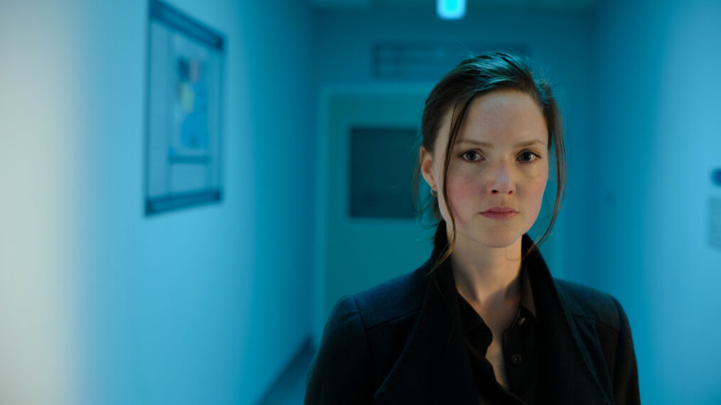 Holliday Grainger as DCI Rachel Carey in The Capture