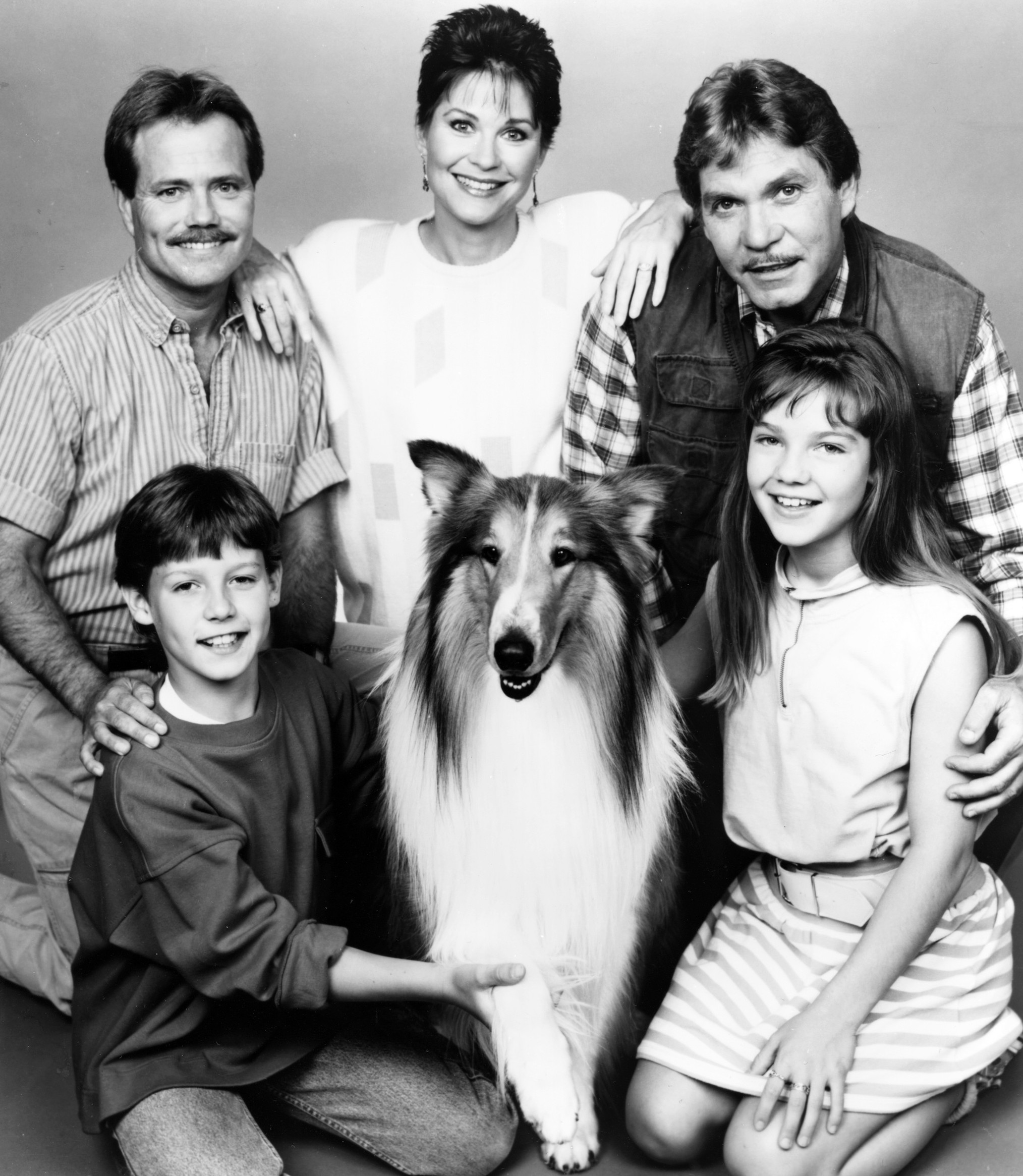 Jon Provost, Dee Wallace, Christopher Stone, Will Estes, Lassie, Wendy Cox in The New Lassie