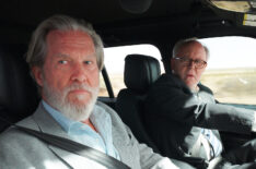 Jeff Bridges as Dan Chase, John Lithgow as Harold Harper in The Old Man