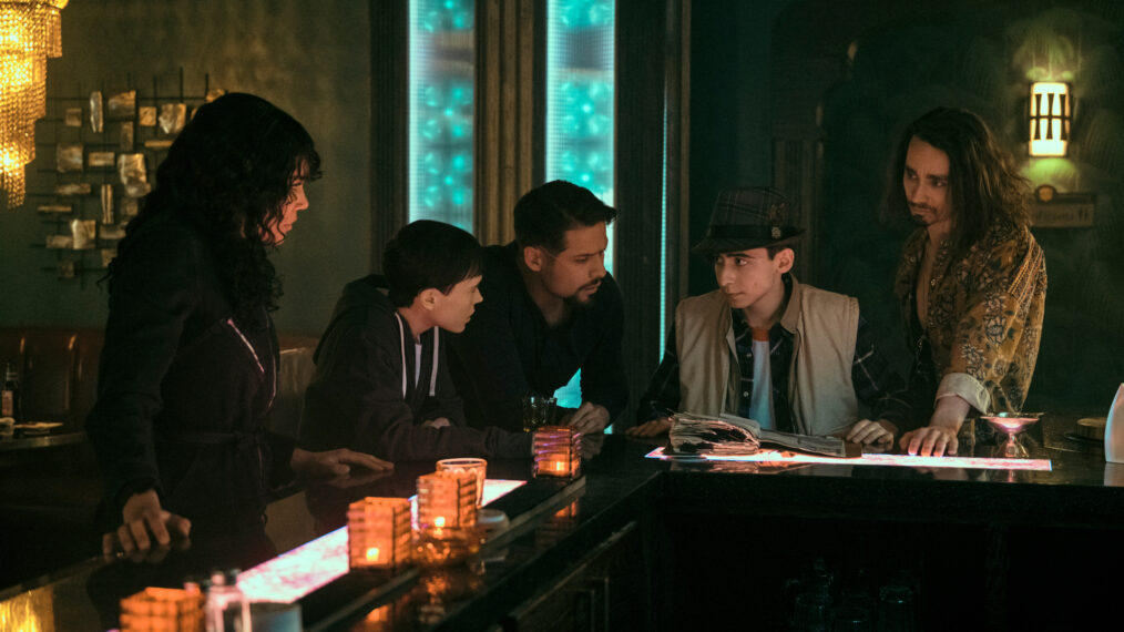 The cast of The Umbrella Academy - Emmy Raver-Lampman as Allison Hargreeves, Elliot Page as Viktor Hargreeves, David Castañeda as Diego Hargreeves, Aidan Gallagher as Number Five, Robert Sheehan as Klaus Hargreeves