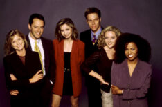 Ally McBeal - Courtney Thorne-Smith, Gil Bellows, Calista Flockhart, Greg Germann, Jane Krakowski, Lisa Nicole Carson in Ally McBeal