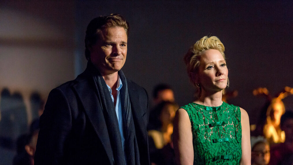 Dylan Neal and Anne Heche in Looks Like Christmas