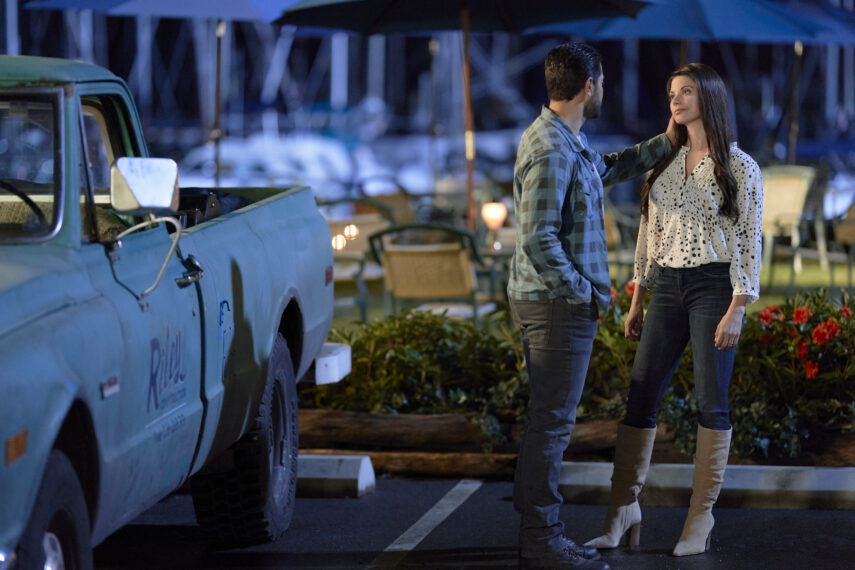 Jesse Metcalfe as Trace, Meghan Ory as Abby in Chesapeake Shores