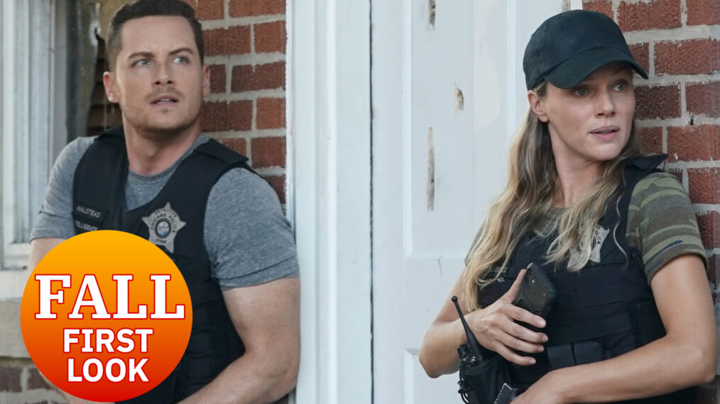 Jesse Lee Soffer as Jay Halstead, Tracy Spiridakos as Hailey Upton in Chicago PD