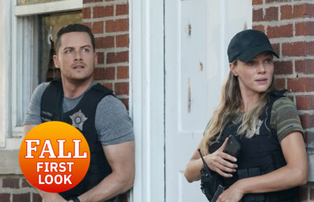 Jesse Lee Soffer as Jay Halstead, Tracy Spiridakos as Hailey Upton in Chicago PD