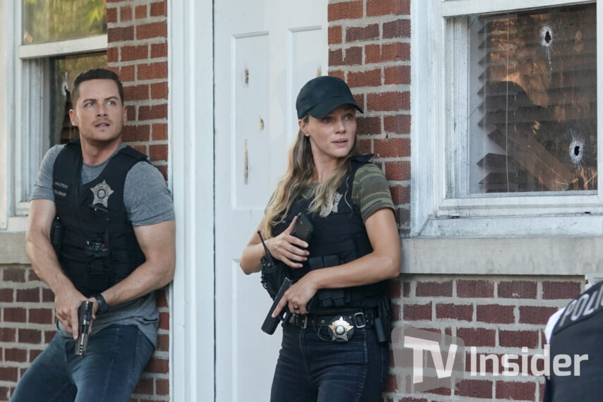 Jesse Lee Soffer as Jay Halstead, Tracy Spiridakos as Hailey Upton in Chicago PD