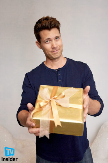Drew Seeley at Christmas Con 2022