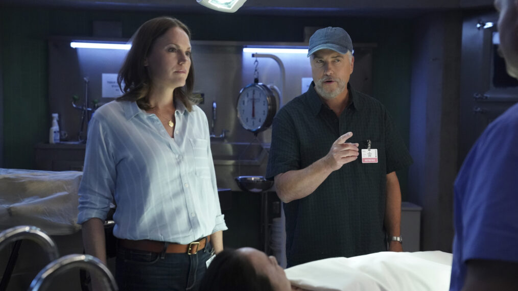 Jorja Fox as Sara Sidle and William Petersen as Dr. Gil Grissom in CSI Vegas