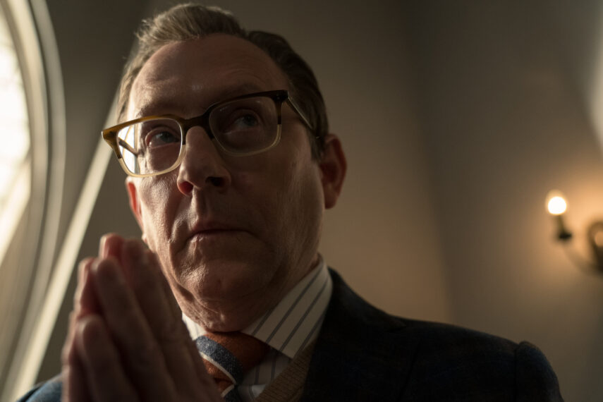 Michael Emerson como Leland Townsend en Evil