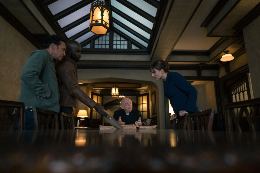 Aasif Mandvi as Ben Shakir, Mike Colter as David Acosta, Wallace Shawn as Father Ignatius, and Katja Herbers as Kristen Bouchard in Evil