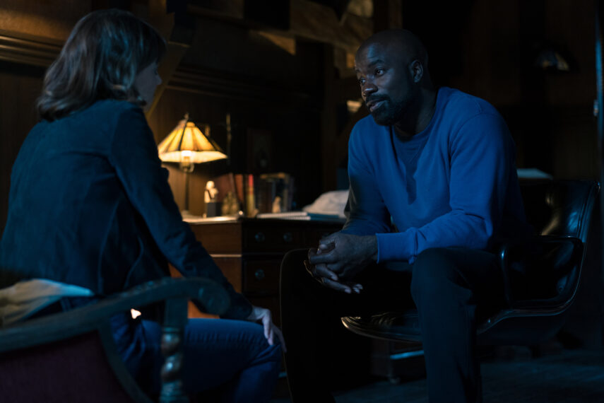 Katja Herbers as Kristen Bouchard and Mike Colter as David Acosta in Evil
