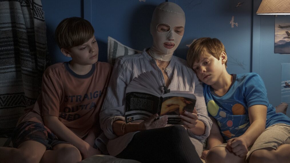 Goodnight Mommy, Naomi Watts with Cameron and Nicholas Crovetti