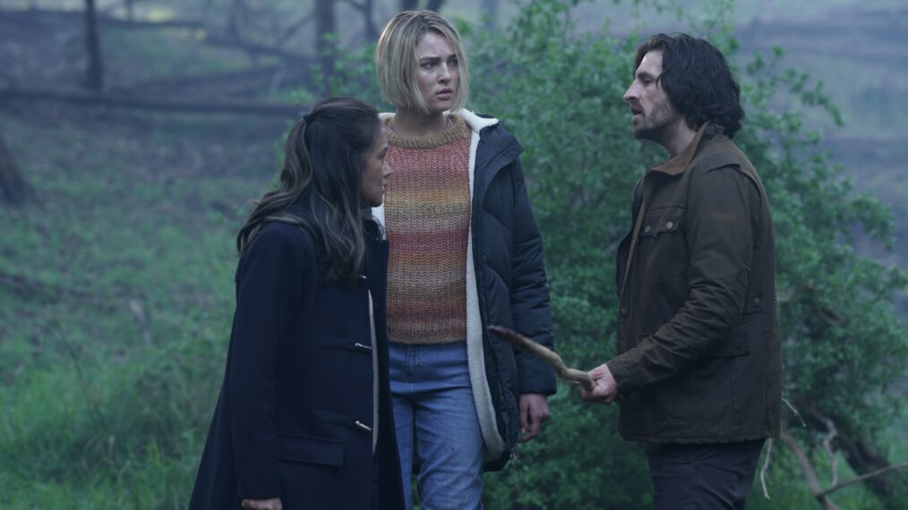 Michelle Vergara Moore as Ella, Zyra Gorecki as Izzy Harris, Eoin Macken as Gavin Harris in La Brea - Season 2, 'The Next Day'