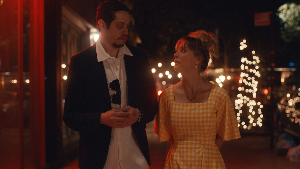 Pete Davidson as Gary, Kaley Cuoco as Sheila in Meet Cute