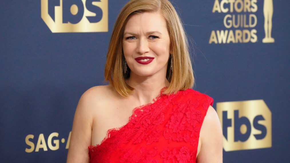 Mireille Enos attends SAG Awards