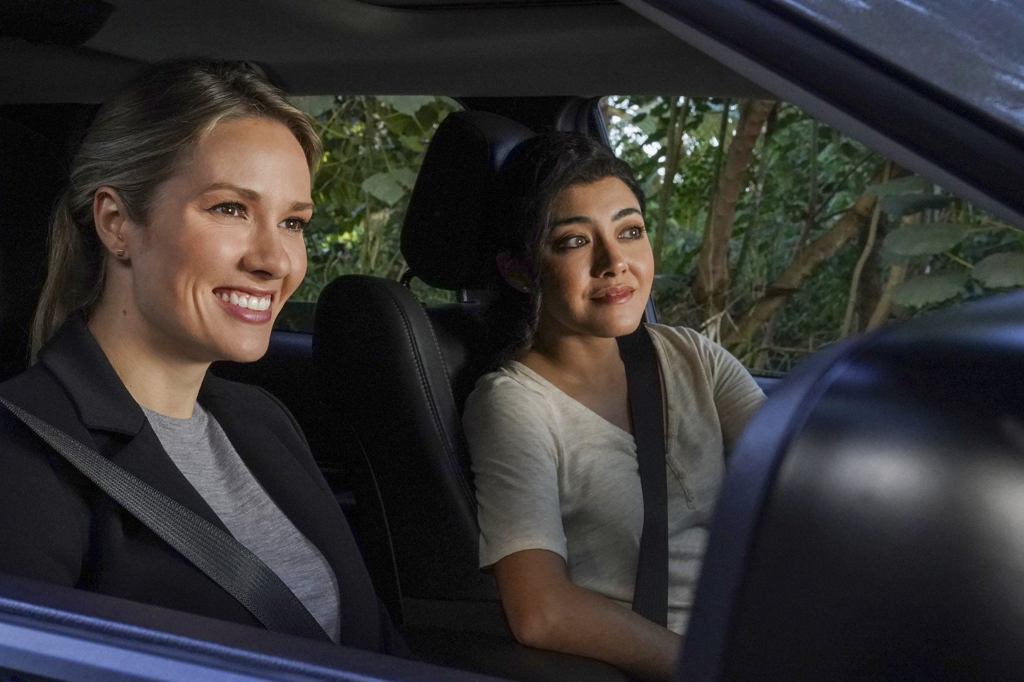 Kate Et Lucy Saison 2 NCIS: Hawai'i': Tori Anderson Teases Domestic Kacy in Season 2, Plus Watch  Extended Scene (VIDEO)