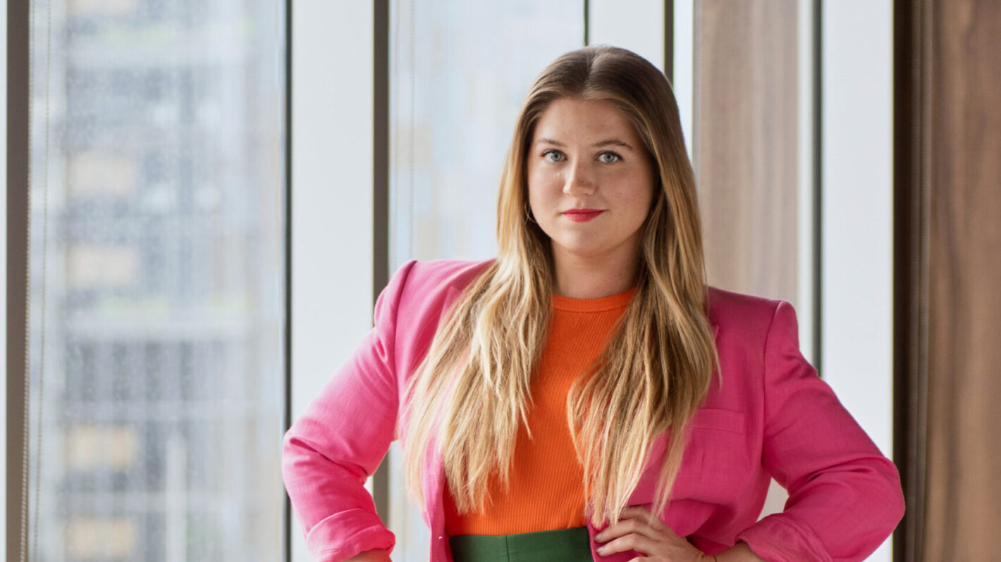 'Romance in Style': Jaicy Elliot on Ella's Confidence & Her Mistake