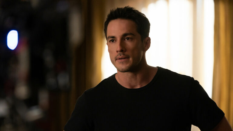 Michael Trevino as Kyle Valenti in Roswell, New Mexico