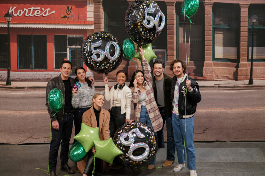 Michael Trevino, Amber Midthunder, Lily Cowles, Heather Hemmens, Jeanine Mason, Nathan Dean, and Michael Vlamis on Roswell, New Mexico