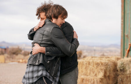 Tyler Blackburn as Alex Manes and Michael Vlamis as Michael Guerin in Roswell, New Mexico