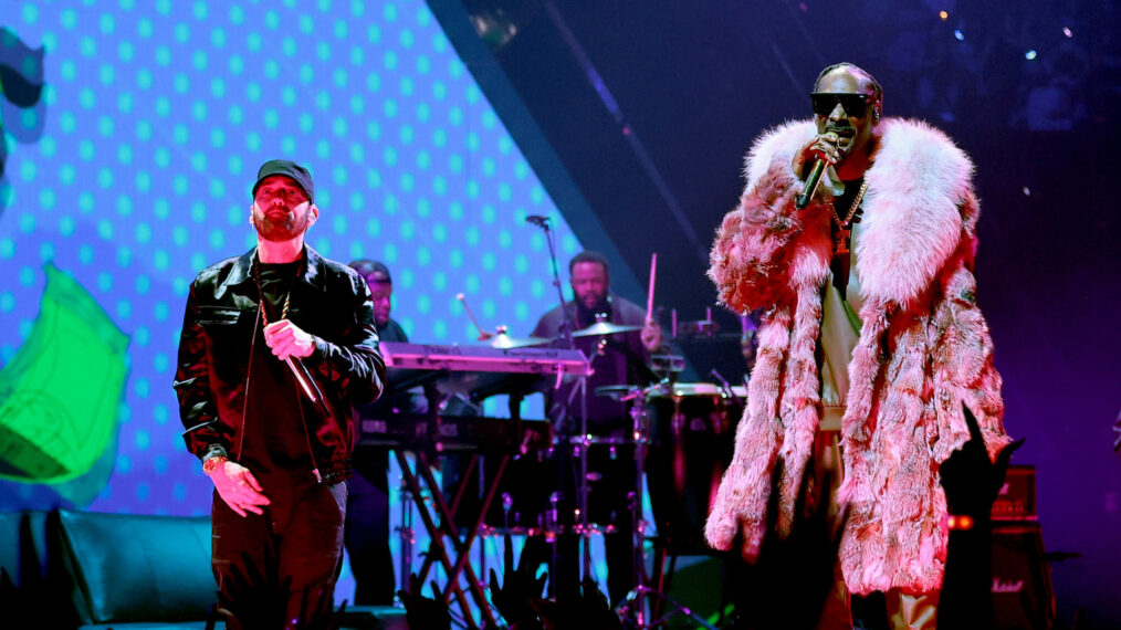 Eminem and Snoopy Dogg at the 2022 MTV VMAs