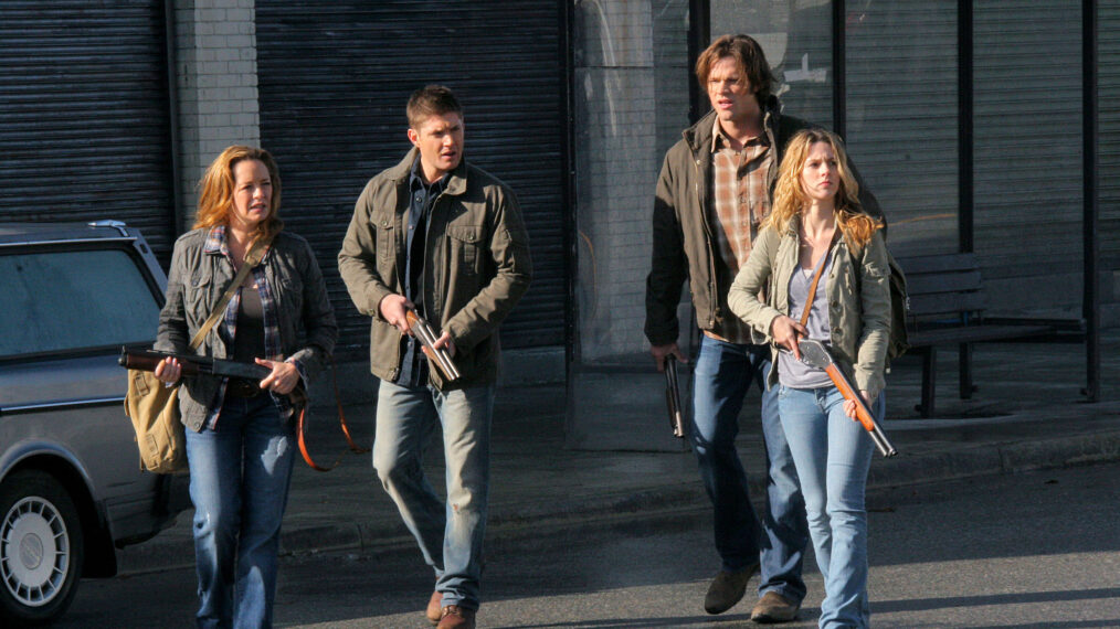 Samantha Ferris, Jensen Ackles, Jared Padalecki, Alona Tal in Supernatural