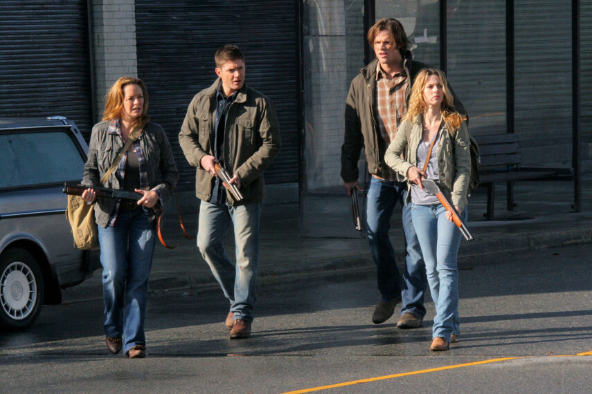 Samantha Ferris, Jensen Ackles, Jared Padalecki, Alona Tal in Supernatural
