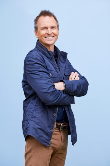 The Amazing Race Season 34 Phil Keoghan 