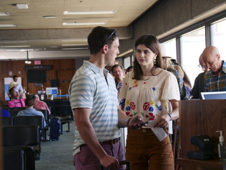 El Loto Blanco Temporada 1 Jake Lacy y Alexandra Daddario