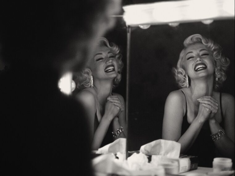 Blonde Ana de Armas Marilyn Monroe 