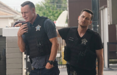 Jason Beghe as Hank Voight, Jesse Lee Soffer as Jay Halstead in Chicago PD
