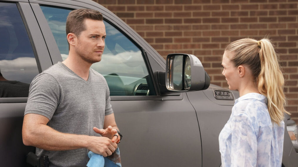 Jesse Lee Soffer as Jay Halstead, Tracy Spiridakos as Hailey Upton in Chicago PD