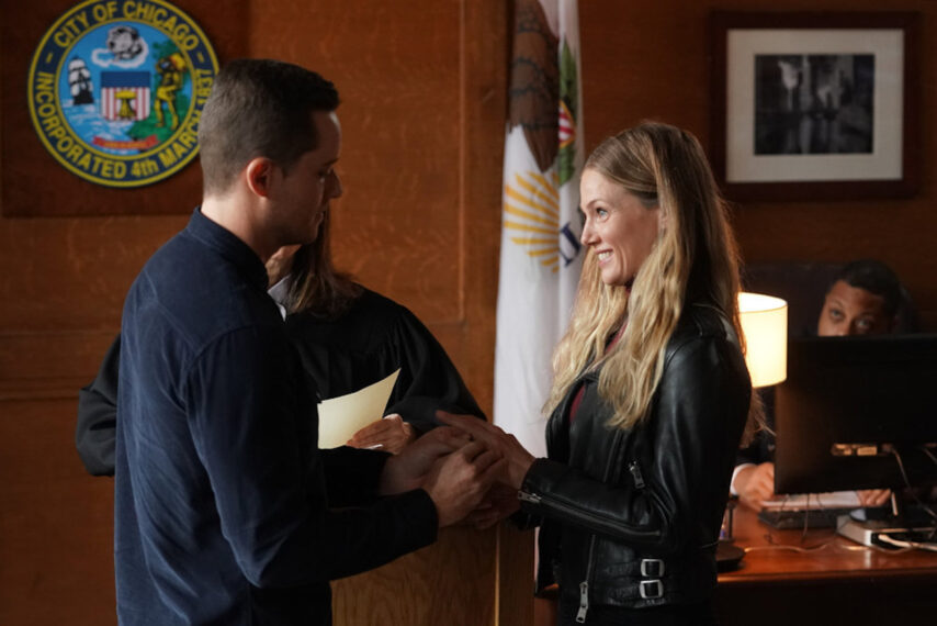 Jesse Lee Soffer as Jay Halstead, Tracy Spiridakos as Hailey Upton in Chicago PD