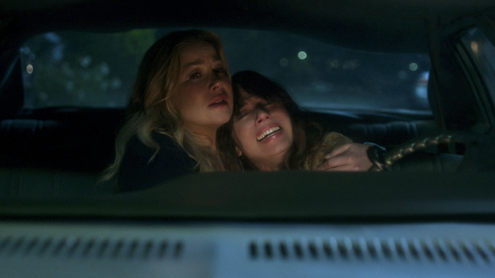 'Dead to Me': Jen Survives Crash in Final Season Trailer